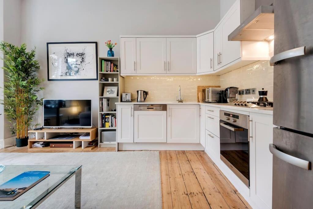 Апартаменты Contemporary Clapham Living Лондон Экстерьер фото