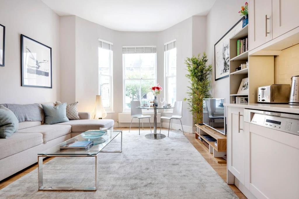 Апартаменты Contemporary Clapham Living Лондон Экстерьер фото